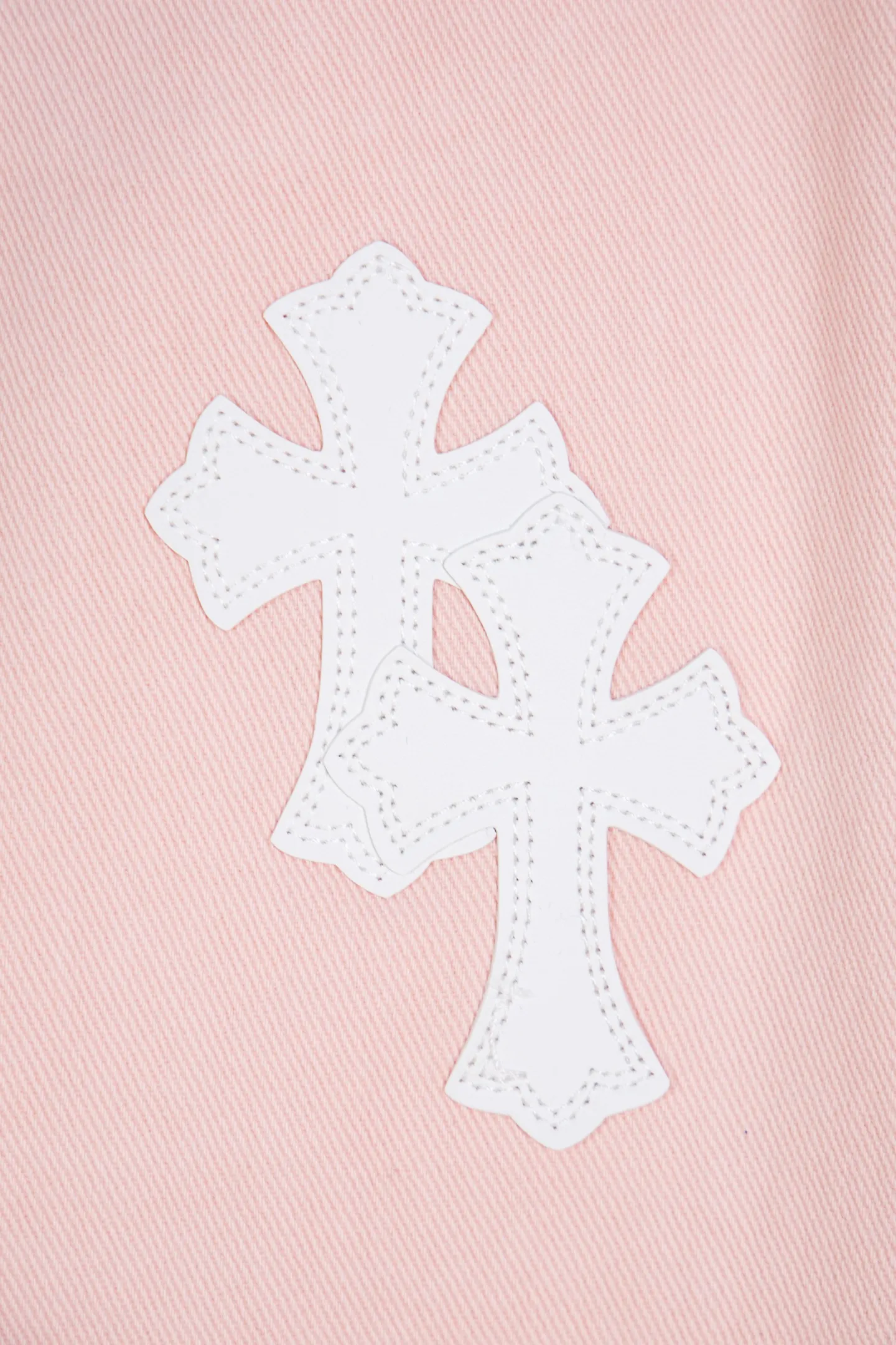P270 Top version CH Chromehearts 2025 new limited edition white cross patchwork leather couple style washed loose pink jeans 💜 Top ceiling quality Styles with different washed textures, very friendly to people with thin legs and thick legs, straight and loose version very flattering leg shape Timeless moderate length, easy to match with casual, basic styling for various styles, a must-have in the wardrobe! The fabric is stiff but also makes the upper body soft without losing texture. The washing process is even more perfect. It is a must-have item for everyone! ! ! Washed wheat, hang tag, pants label, complete with three labels, color: pink, size: 28, 30, 32, 34